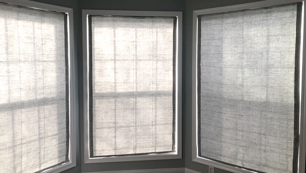 Kitchen nook blinds closed