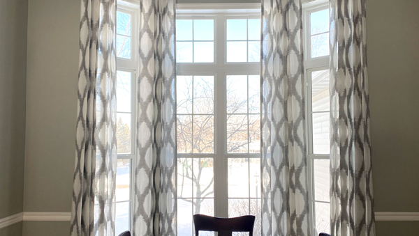 Patterned dining room drapes